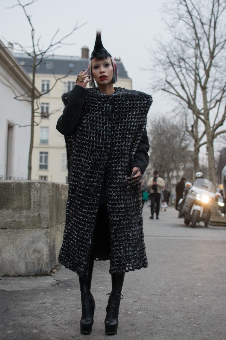 DSC_0102Chico con máscara en Vendôme #2.jpg